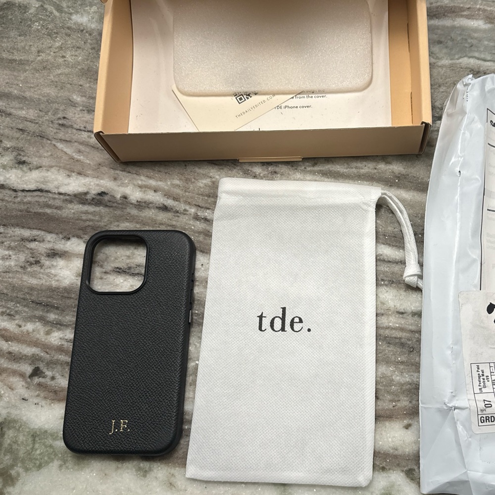 iPhone 15 Pro Case black leather